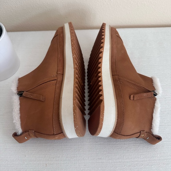 TOMS Tan Suede Leather Faux Fur Lining Cozy Ankle Booties Women’s 9 - Picture 7 of 11
